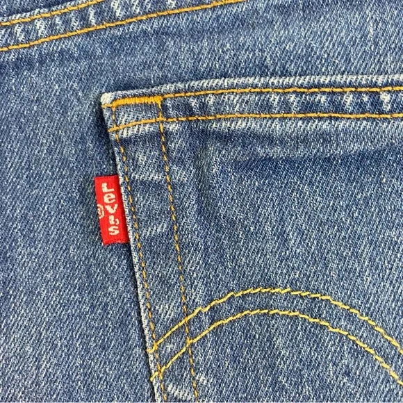 Levi 501 Cut Off Shorts - Picture 6 of 8